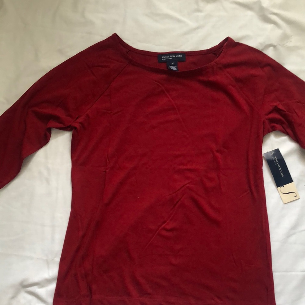 jones new york  top size M 3/4 sleeve bergandy